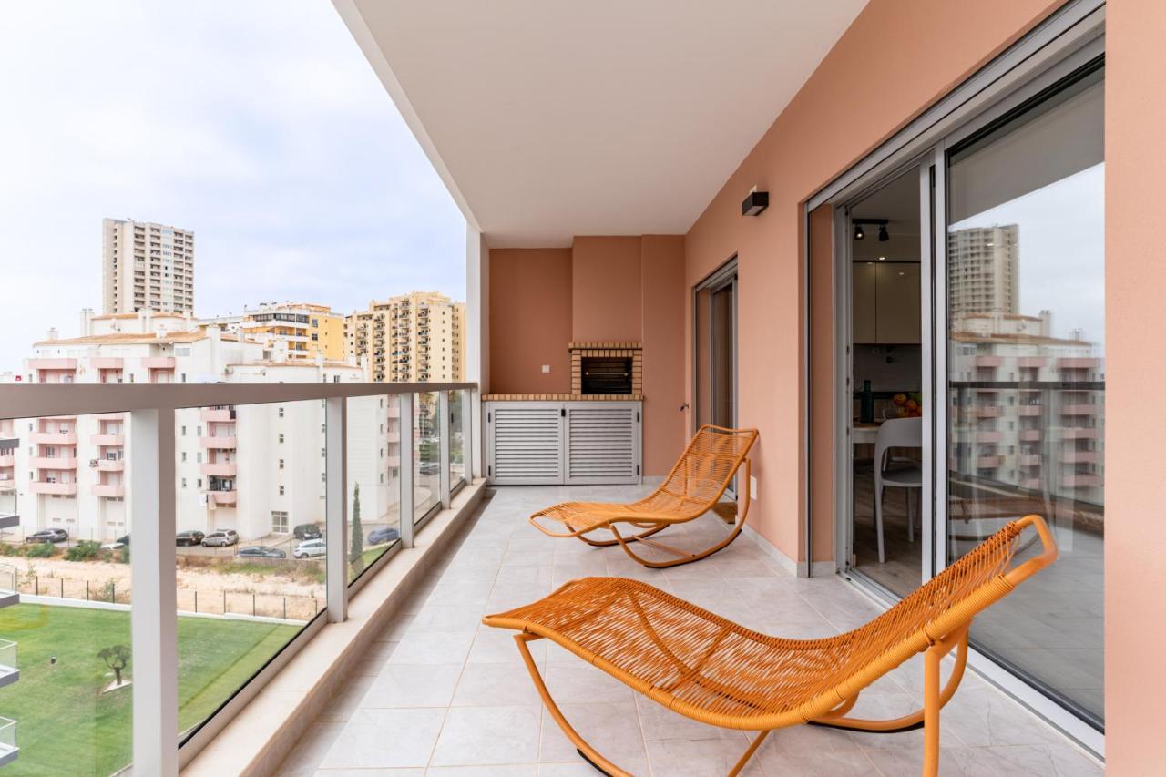 Sunny Brand New 2-Bedroom Apt - 500M From Praia Da Rocha With Ac And Pool! Портіман Екстер'єр фото