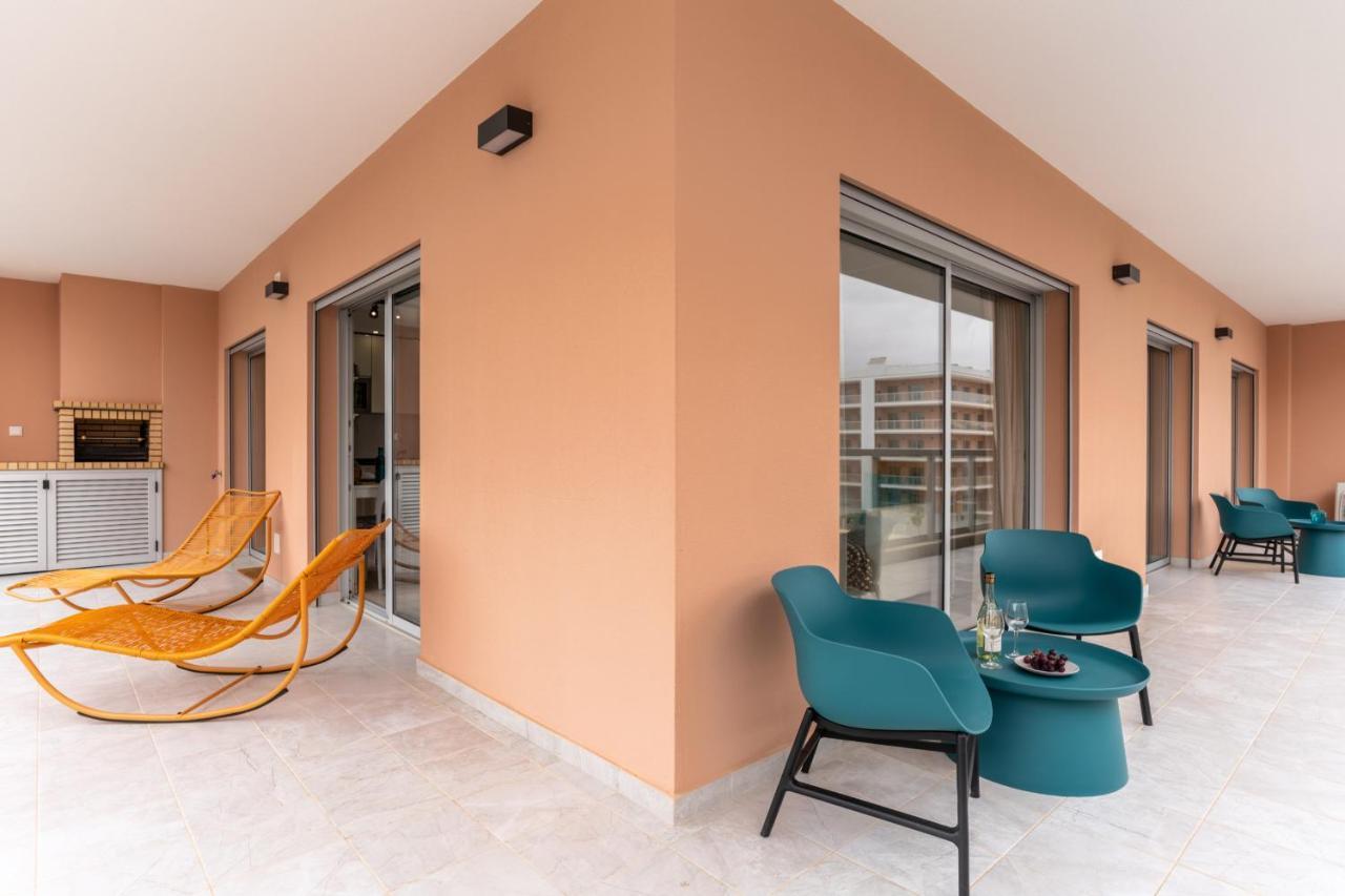 Sunny Brand New 2-Bedroom Apt - 500M From Praia Da Rocha With Ac And Pool! Портіман Екстер'єр фото