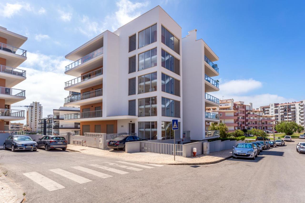 Sunny Brand New 2-Bedroom Apt - 500M From Praia Da Rocha With Ac And Pool! Портіман Екстер'єр фото