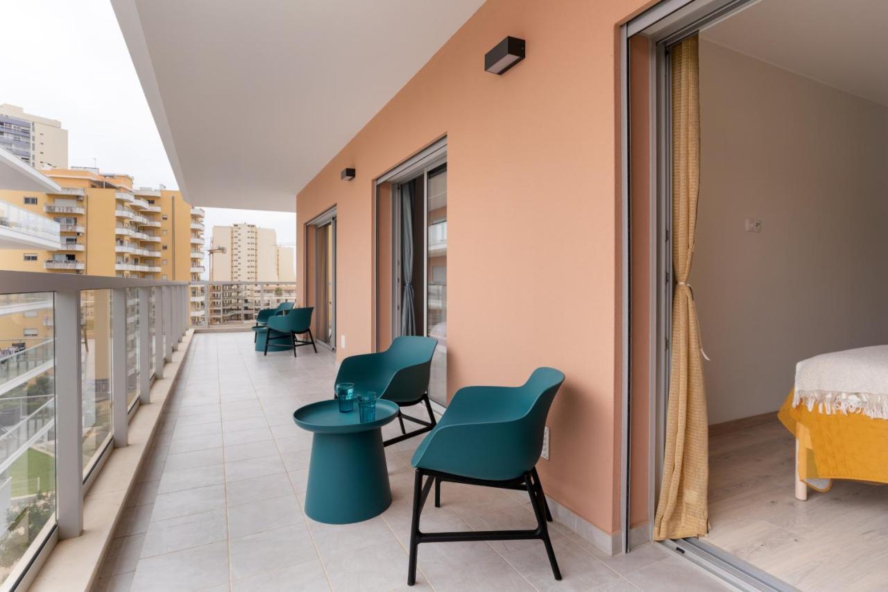 Sunny Brand New 2-Bedroom Apt - 500M From Praia Da Rocha With Ac And Pool! Портіман Екстер'єр фото